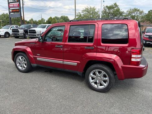 Used 2012 Jeep Liberty Sport AWD/4WD image 8