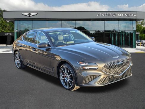 Used 2025 Genesis G70 2.5T image 1