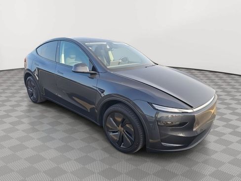 Used 2026 Tesla Model Y Long Range RWD image 14