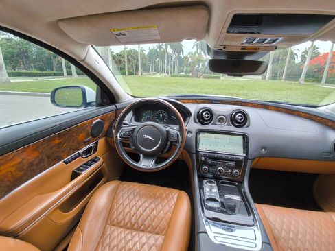 Used 2019 Jaguar XJ L Portfolio RWD image 27
