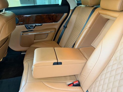 Used 2018 Jaguar XJ L Portfolio RWD image 25