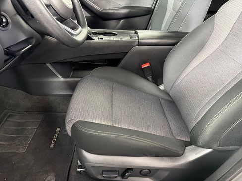 Used 2023 Nissan Rogue SV FWD image 12