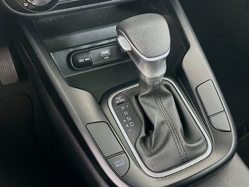 Used 2025 Kia Soul LX w/ LX Technology Package FWD image 24