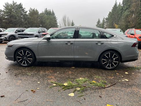 Used 2025 Honda Accord Touring image 4