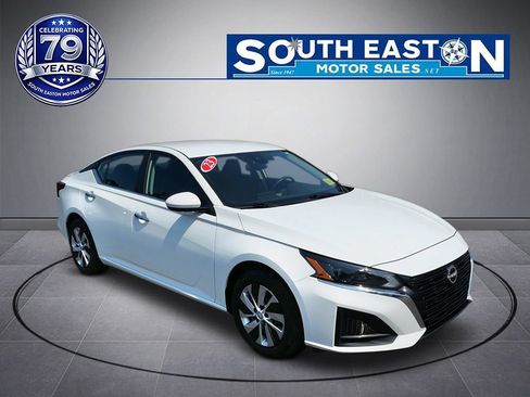 Used 2023 Nissan Altima 2.5 S FWD image 2
