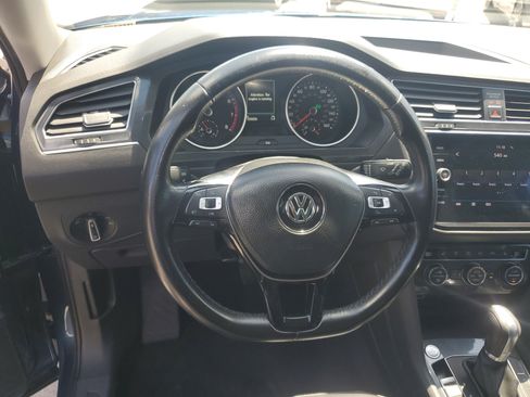 Used 2018 Volkswagen Tiguan SE w/ Front Fog Lights Package FWD image 15