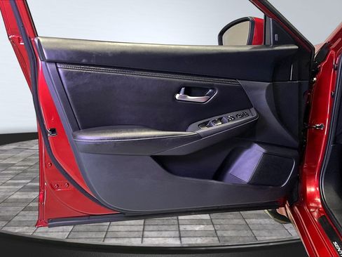 Used 2025 Nissan Sentra SV FWD image 20