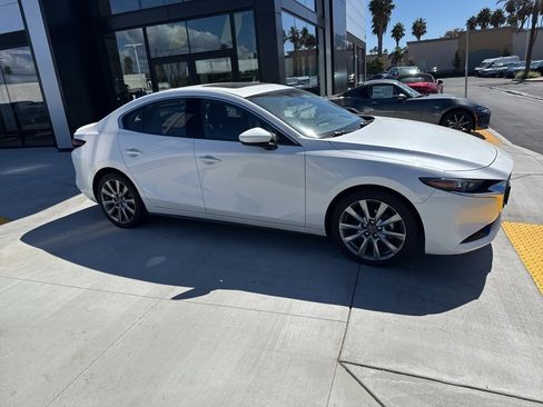 Used 2021 MAZDA MAZDA3 s image 26