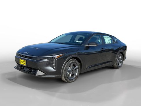 New 2026 Kia K4 LXS image 1