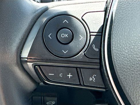 Used 2023 Toyota RAV4 XLE Premium FWD image 10