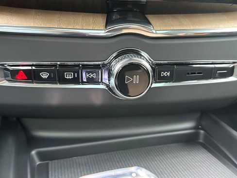 New 2026 Volvo XC60 B5 Core w/ Climate Package image 30