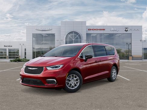 New 2026 Chrysler Pacifica Select image 1