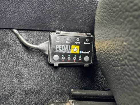 Used 2017 Toyota Tacoma TRD Off-Road AWD/4WD image 32