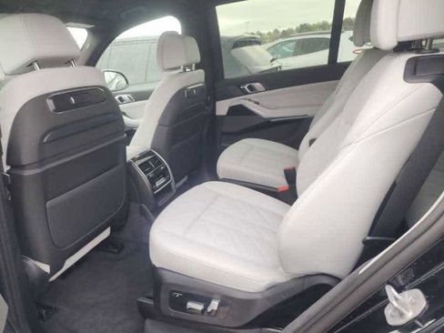 Used 2025 BMW X7 xDrive40i w/ M Sport Package image 8