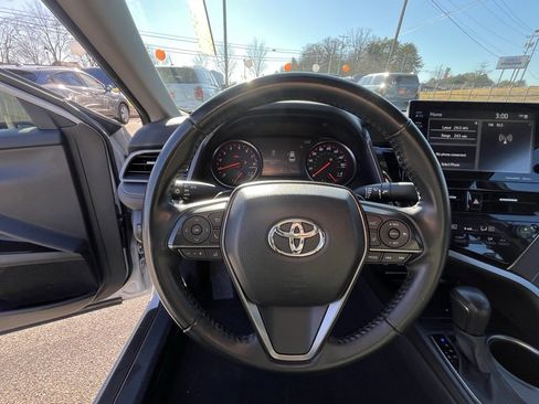Used 2023 Toyota Camry XSE image 11