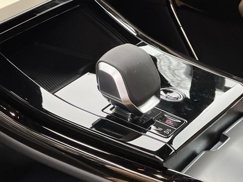 Used 2025 Land Rover Range Rover Sport SE image 20