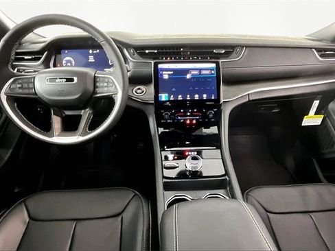 New 2025 Jeep Grand Cherokee L Limited image 6