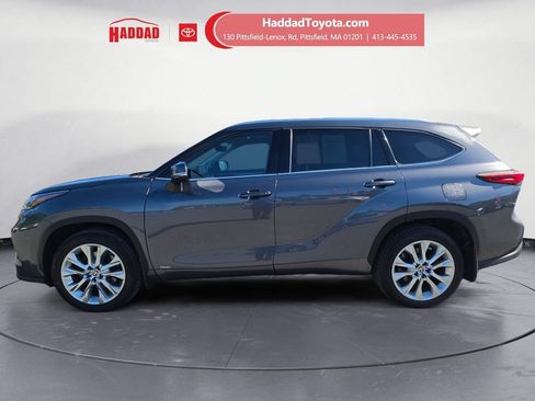Used 2023 Toyota Highlander Limited AWD/4WD image 2