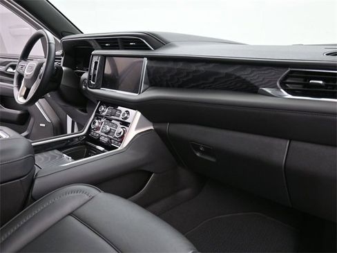 Used 2024 GMC Yukon XL AT4 w/ Technology Package image 24