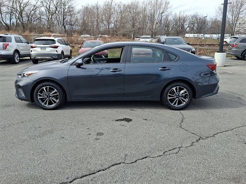 Used 2024 Kia Forte LXS image 9