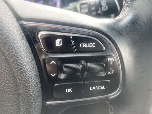 Used 2019 Kia Niro S Touring image 25