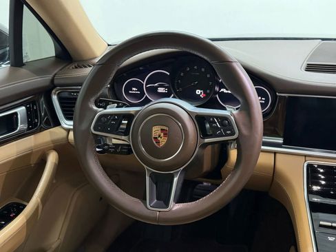 Used 2020 Porsche Panamera image 19