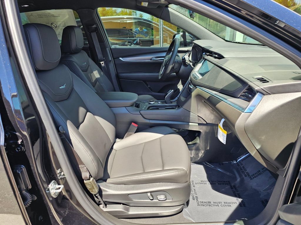 New 2026 Cadillac XT5 Luxury AWD/4WD image 11