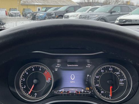 Used 2021 Jeep Cherokee Limited image 29