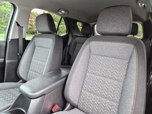 Used 2024 Chevrolet Equinox LT FWD image 17