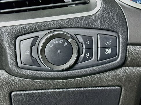 Used 2020 Ford Edge ST-Line w/ Cold Weather Package FWD image 17