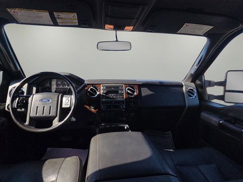 Used 2011 Ford F250 Lariat w/ Lariat Interior Pkg image 25