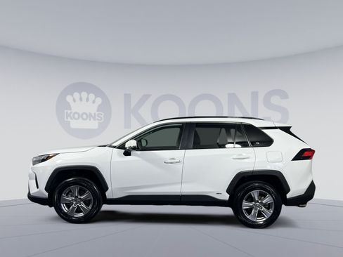 Used 2025 Toyota RAV4 XLE AWD/4WD image 7