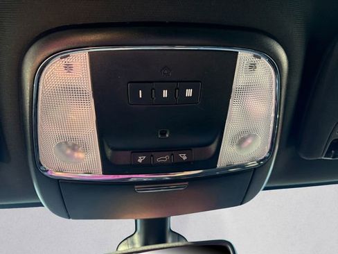 Used 2019 Jeep Grand Cherokee Limited image 21