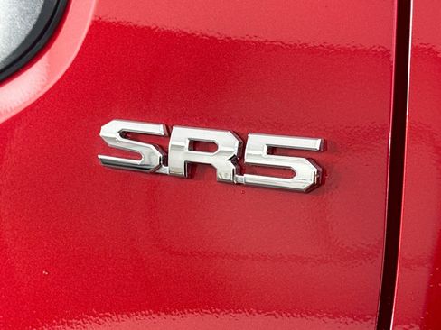 Certified 2025 Toyota Tacoma SR5 AWD/4WD image 14