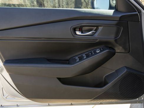 Used 2024 Honda Accord Sport image 37