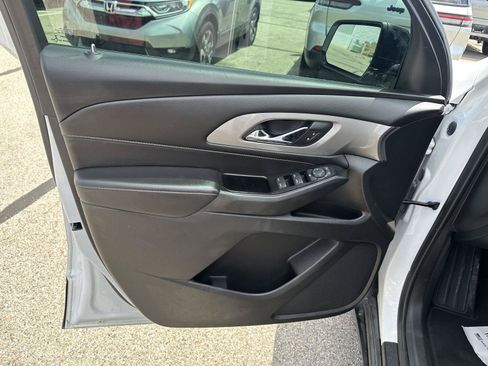 Used 2019 Chevrolet Traverse LS FWD image 16
