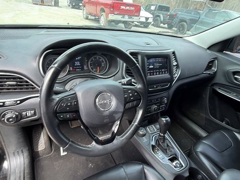Used 2019 Jeep Cherokee Latitude Plus image 24