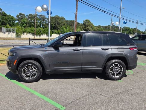 Used 2023 Jeep Grand Cherokee Trailhawk w/ Advanced Protech Group II AWD/4WD image 4