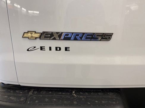 New 2025 Chevrolet Express 2500 image 28