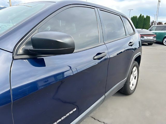 Used 2015 Jeep Cherokee Sport FWD image 18