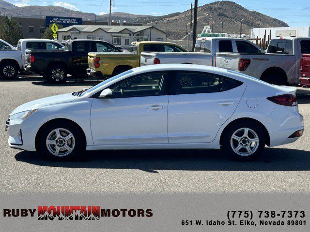 Used 2019 Hyundai Elantra SE w/ Cargo Package FWD image 4