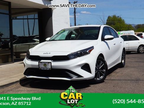 Used 2023 Kia Forte LXS w/ LXS Technology Package FWD image 1