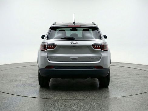 Used 2025 Jeep Compass Limited image 7