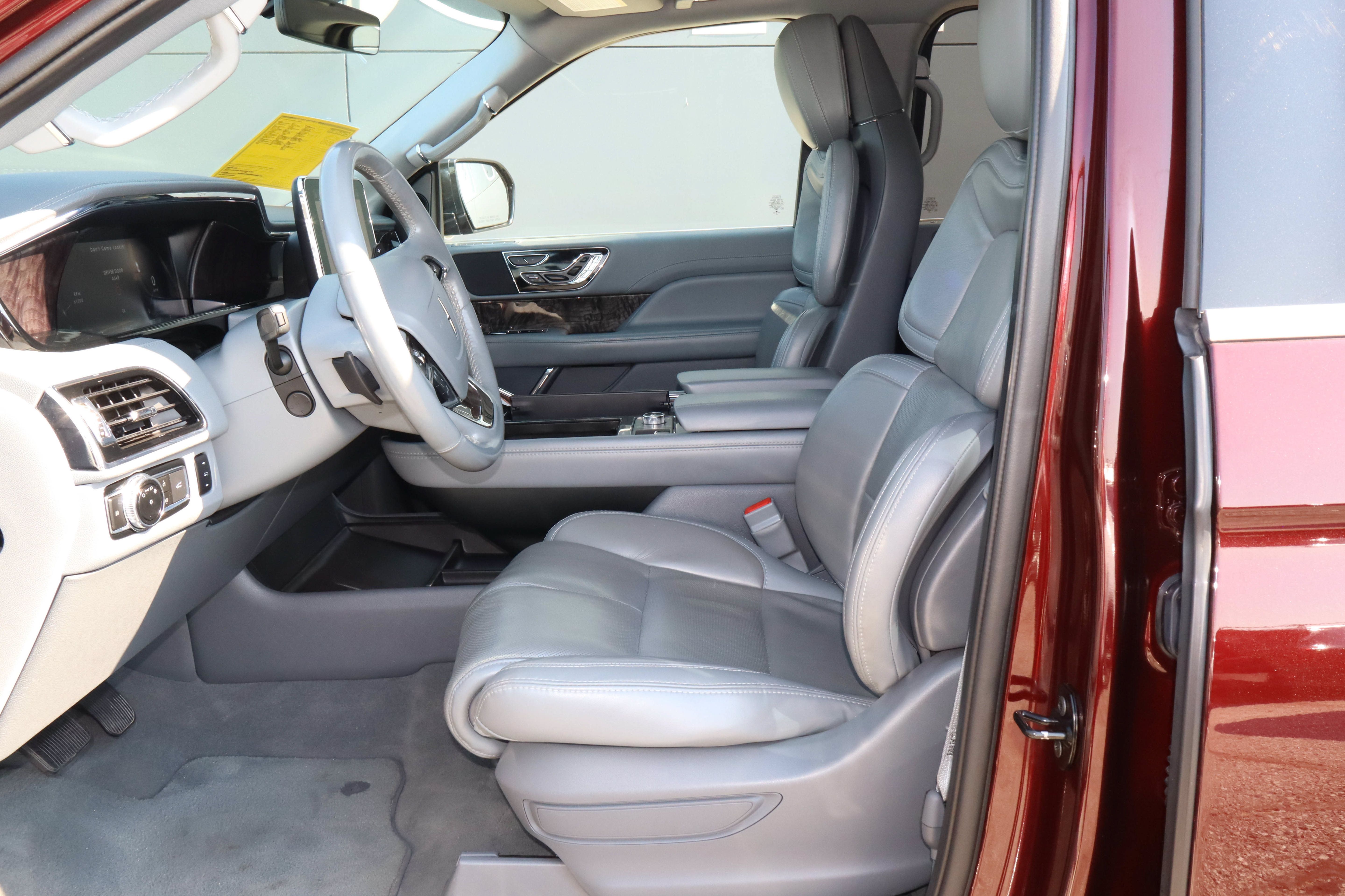 Used 2021 Lincoln Navigator Reserve AWD/4WD image 7