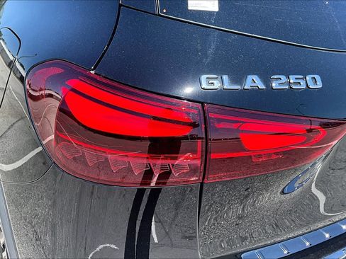Certified 2025 Mercedes-Benz GLA 250 image 29