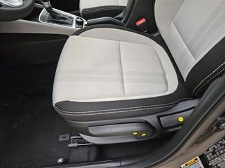 New 2026 Hyundai Venue SEL video 4