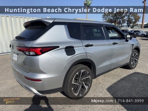 Used 2022 Mitsubishi Outlander SE image 5