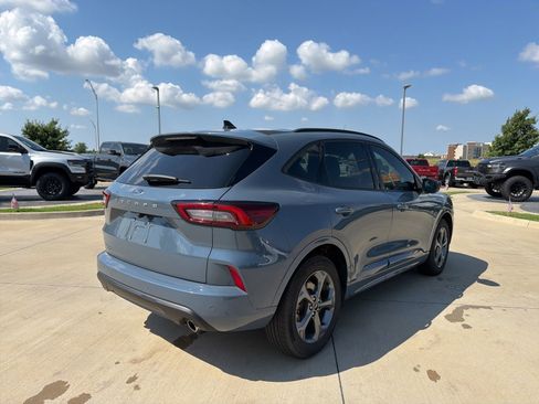 Used 2024 Ford Escape ST-Line w/ Tech Pack #1 FWD image 5