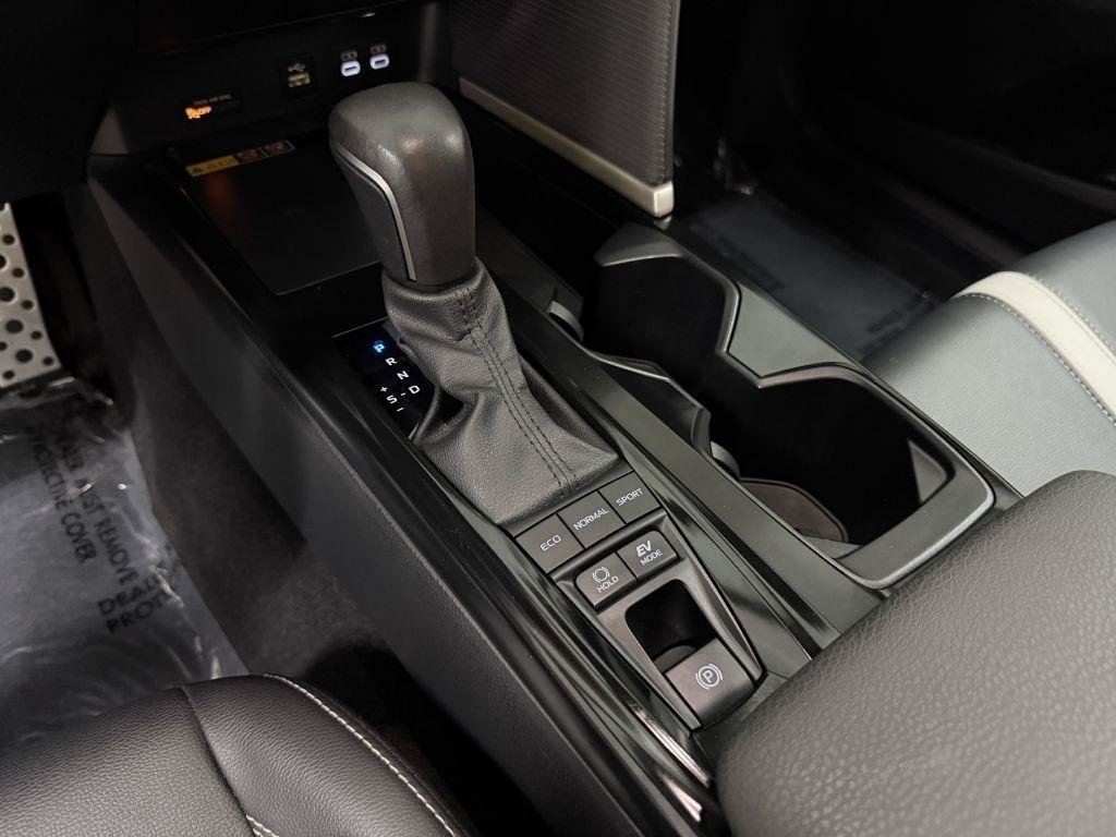Used 2025 Toyota Camry SE FWD image 23