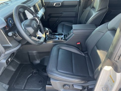 New 2025 Ford Bronco Badlands image 17